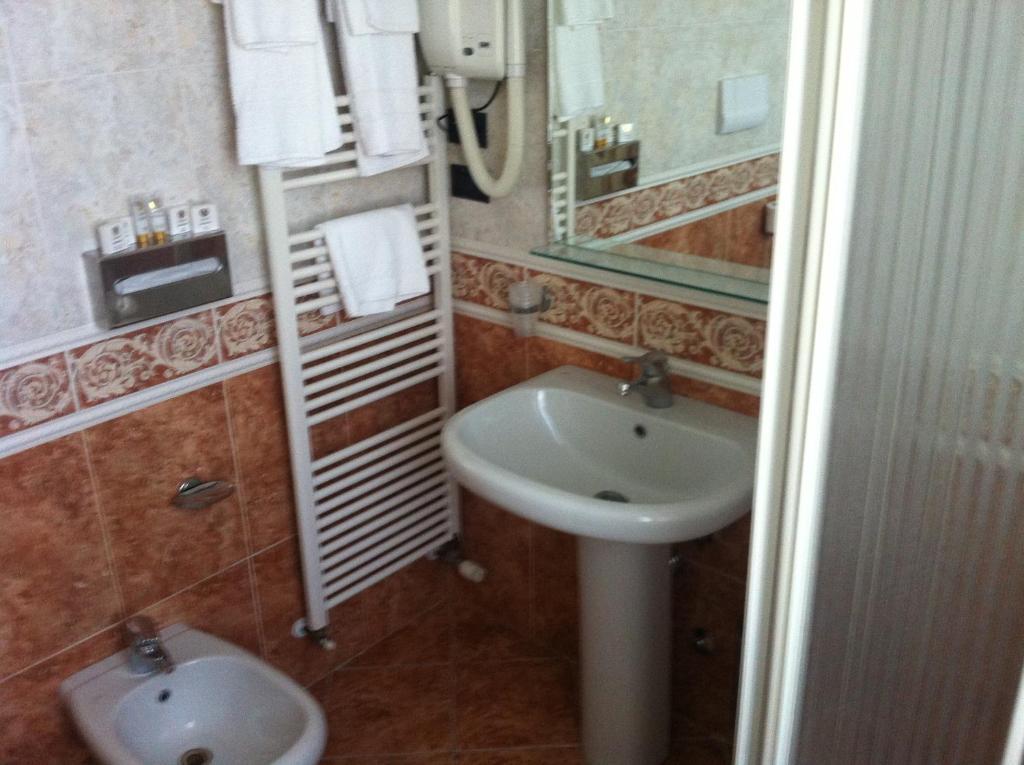 Hotel Impero Бреша Стая снимка