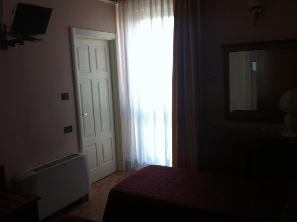 Hotel Impero Бреша Екстериор снимка